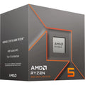 Boîte du processeur AMD Ryzen 5 8500G – vue de trois quarts côté gauche sur fond blanc