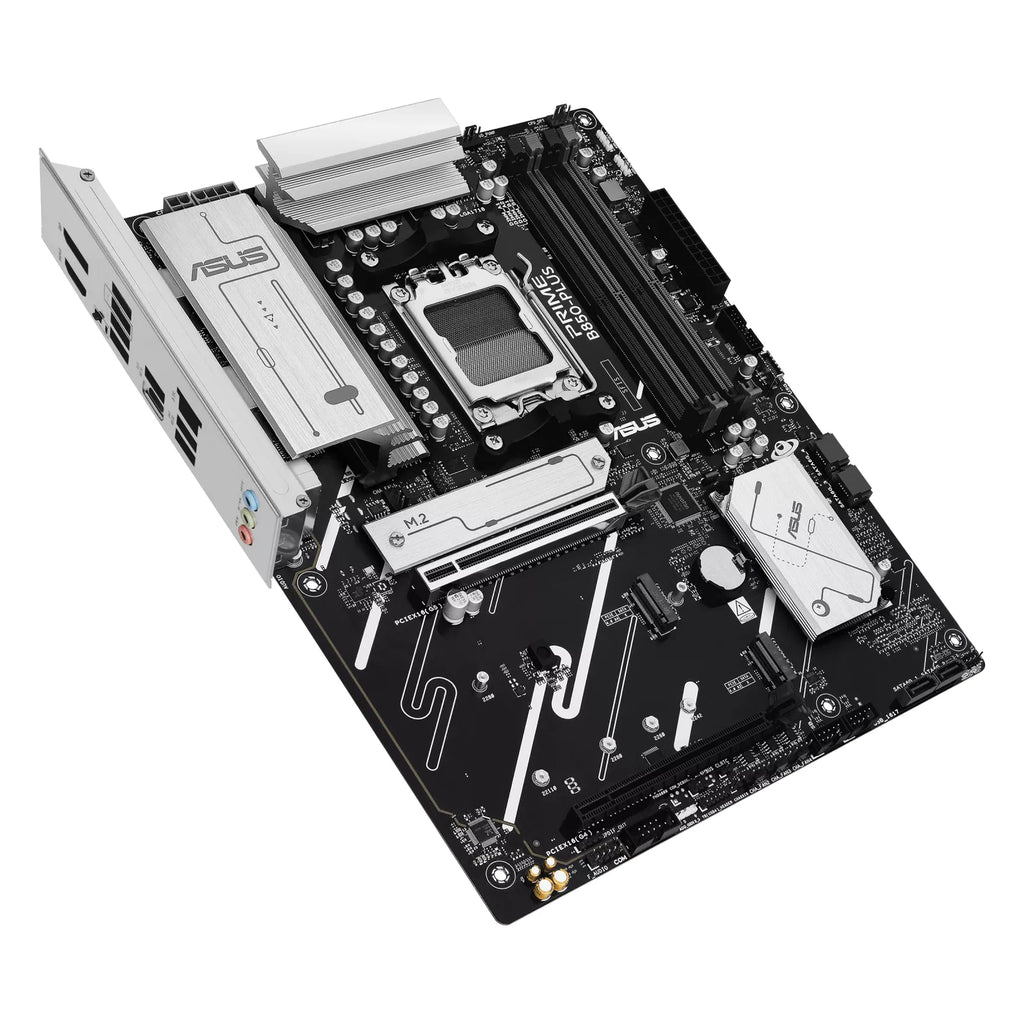 ASUS PRIME B850-PLUS-CSM — vue en perspective à 45 degrés sur fond blanc carré — réf. 90MB1LC0-M0EAYC