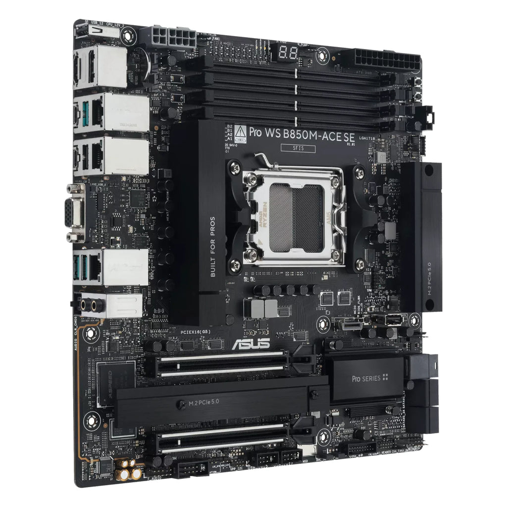 ASUS Pro WS B850M-ACE SE — vue en perspective à 45 degrés sur fond blanc carré — réf. 90MB1MN0-M0EAY0