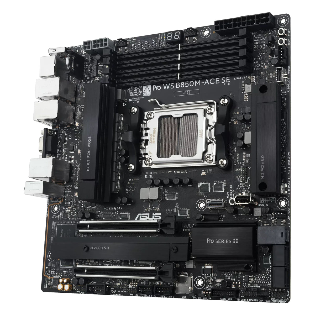 ASUS Pro WS B850M-ACE SE — vue en perspective à 45 degrés sur fond blanc carré — réf. 90MB1MN0-M0EAY0