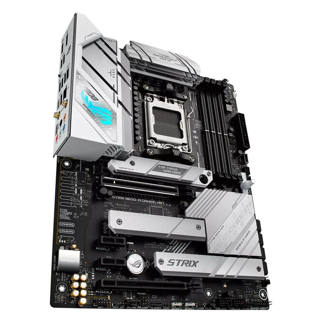 ASUS ROG STRIX B650-A GAMING WIFI — vue en perspective sur fond blanc carré — réf. 90MB1BP0-M0EAY0