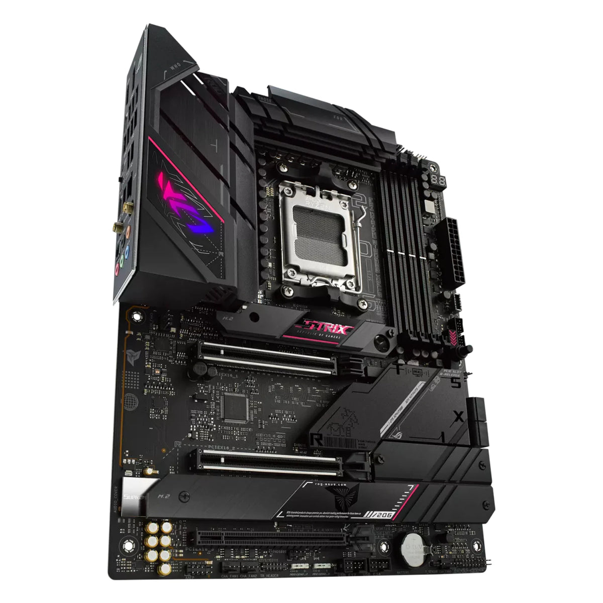 ASUS ROG STRIX B650E-E GAMING WIFI — vue en perspective sur fond blanc carré — réf. 90MB1BB0-M0EAY0