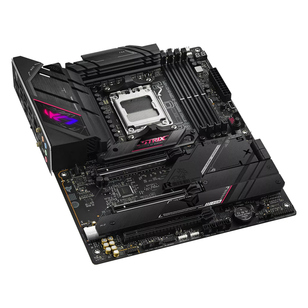 ASUS ROG STRIX B650E-E GAMING WIFI — vue en perspective sur fond blanc carré — réf. 90MB1BB0-M0EAY0