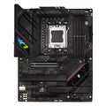 ASUS ROG STRIX B650E-F GAMING WIFI — vue principale sur fond blanc carré — réf. 90MB1BQ0-M0EAY0