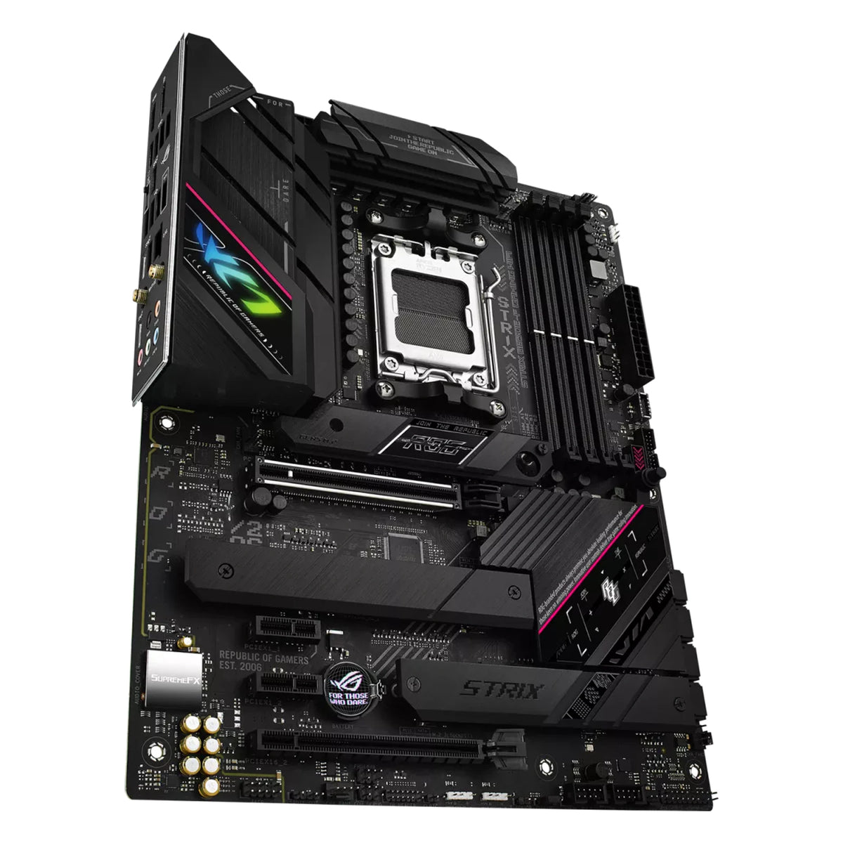 ASUS ROG STRIX B650E-F GAMING WIFI — vue en perspective sur fond blanc carré — réf. 90MB1BQ0-M0EAY0