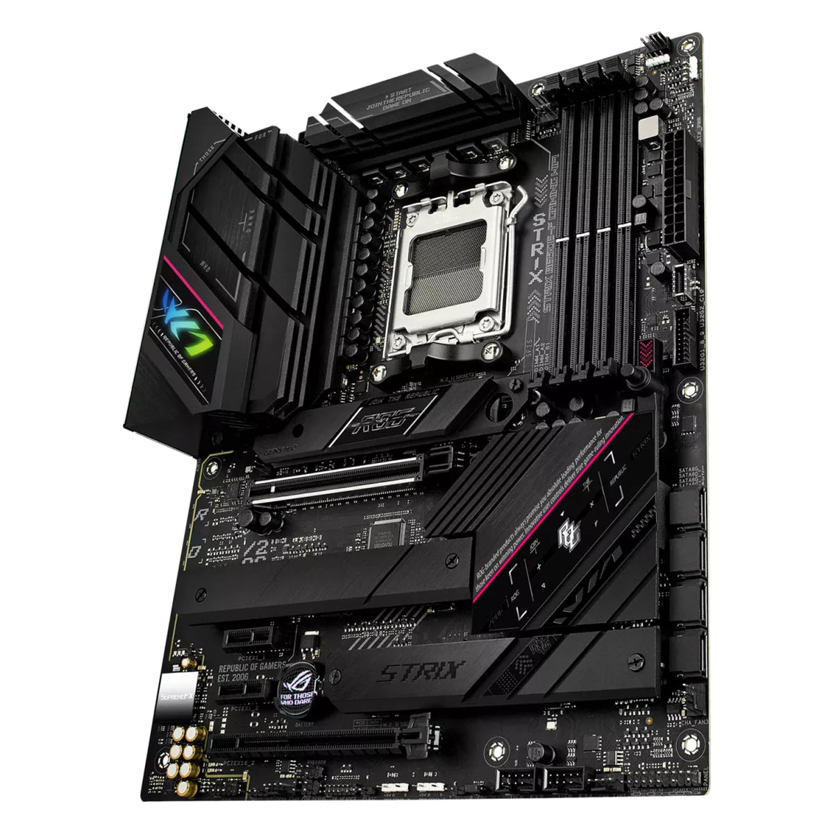 ASUS ROG STRIX B650E-F GAMING WIFI — vue en perspective sur fond blanc carré — réf. 90MB1BQ0-M0EAY0