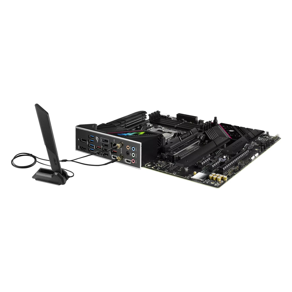 ASUS ROG STRIX B650E-F GAMING WIFI — vue avec antenne Wi-Fi sur fond blanc carré — réf. 90MB1BQ0-M0EAY0