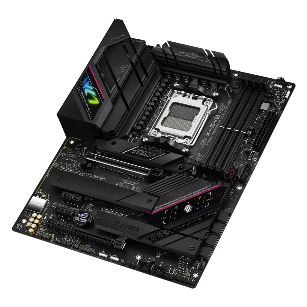 ASUS ROG STRIX B650E-F GAMING WIFI — vue en perspective sur fond blanc carré — réf. 90MB1BQ0-M0EAY0