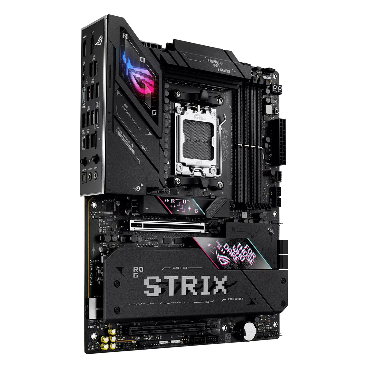 ASUS ROG STRIX B850-E GAMING WIFI — vue en perspective à 45 degrés sur fond blanc carré — réf. 90MB1J60-M0EAY0