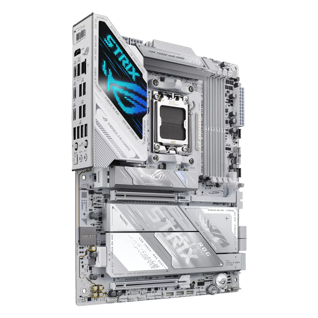 ASUS ROG STRIX X870E-A GAMING WIFI7 NEO — vue en perspective à 45 degrés sur fond blanc carré — réf. 90MB1P30-M0EAY0