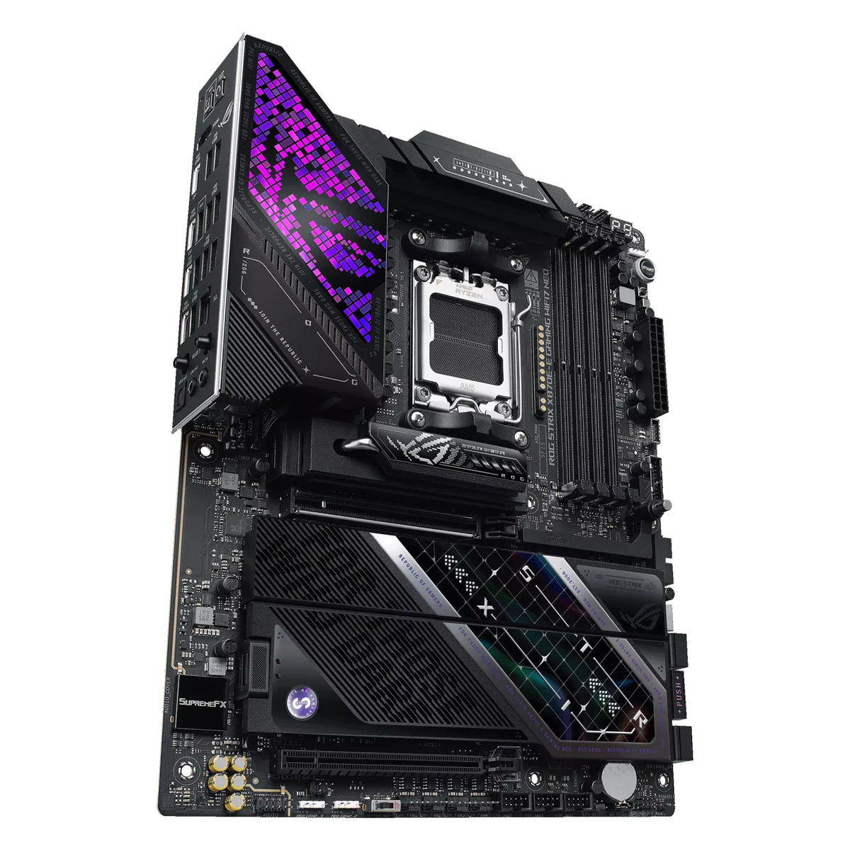 ASUS ROG STRIX X870E-E GAMING WIFI7 NEO — vue en perspective à 60 degrés sur fond blanc carré — réf. 90MB1P20-M0EAY0
