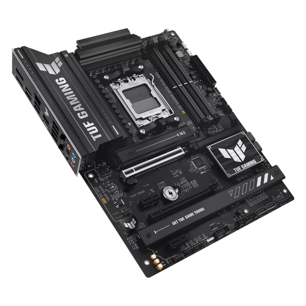 ASUS TUF GAMING B850-PLUS WIFI — vue en perspective à 45 degrés sur fond blanc carré — réf. 90MB1J30-M0EAY0