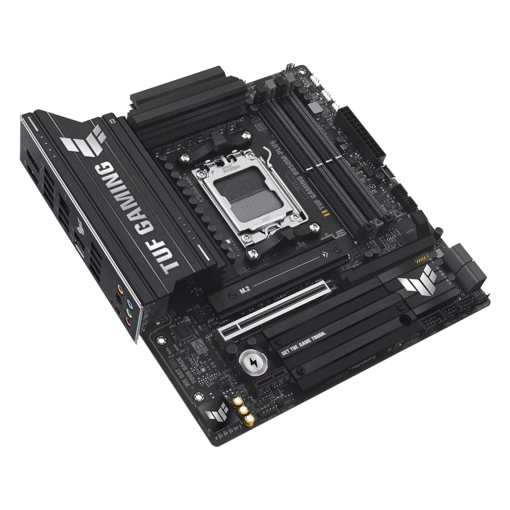 ASUS TUF GAMING B850M-PLUS — vue en perspective à 45 degrés sur fond blanc carré — réf. 90MB1IX0-M0EAY0