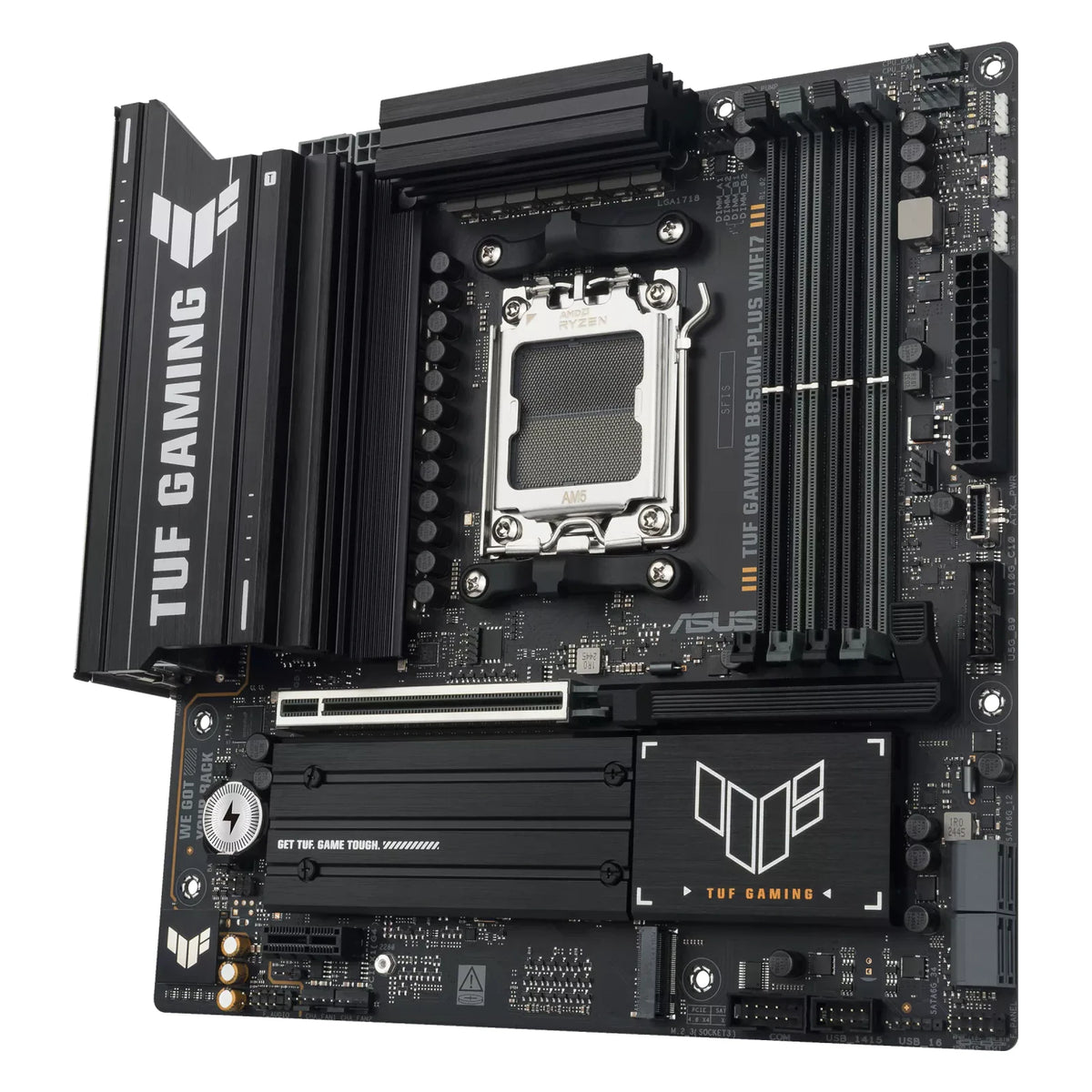 ASUS TUF GAMING B850M-PLUS WIFI7 — vue en perspective à 60 degrés sur fond blanc carré — réf. 90MB1MU0-M0EAY0