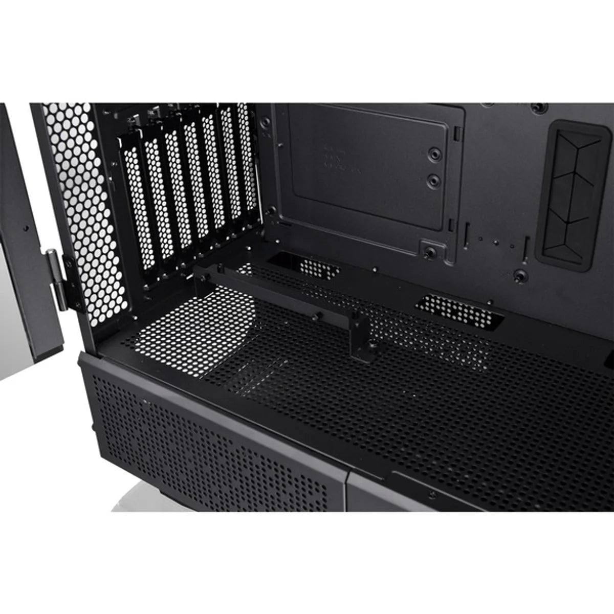 Thermaltake Ceres 500 TG ARGB — Noir — vue 18