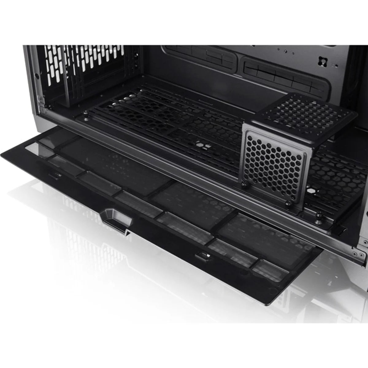 Thermaltake CTE C750 TG ARGB — Noir — vue 23