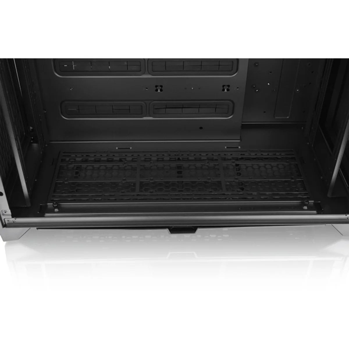 Thermaltake CTE C750 TG ARGB — Noir — vue 24
