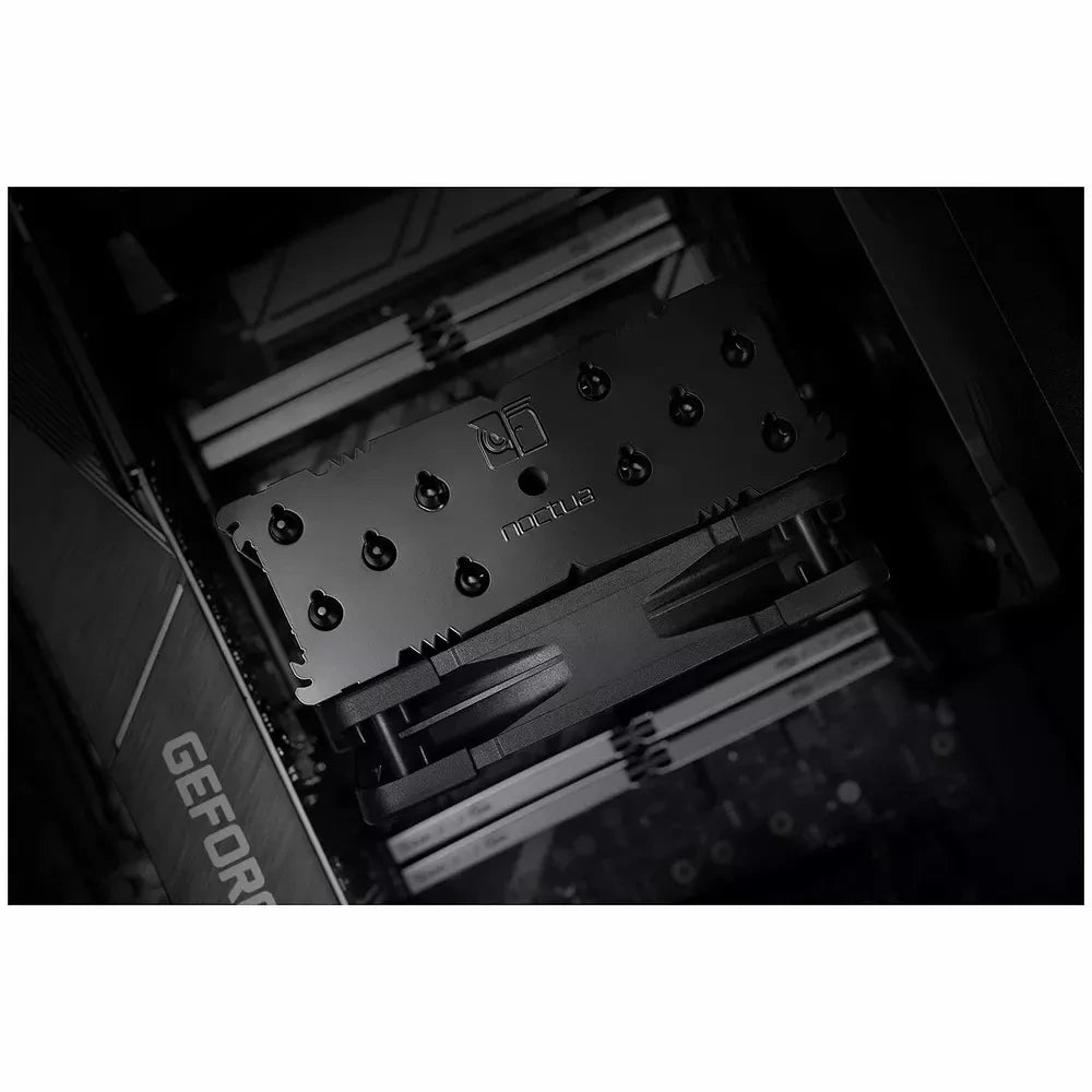 Noctua NH-U12S chromax.black — vue produit 6 du ventirad CPU sur fond blanc — réf. NH-U12S-CHROMAX-BLACK