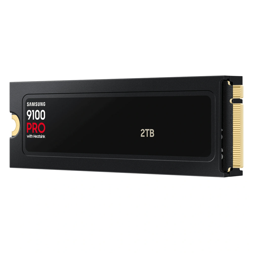 Samsung 9100 PRO 2 To avec dissipateur — vue en perspective droite côté étiquette du SSD M.2 NVMe PCIe 5.0 x4 sur fond blanc carré — réf. MZ-VAP2T0CW