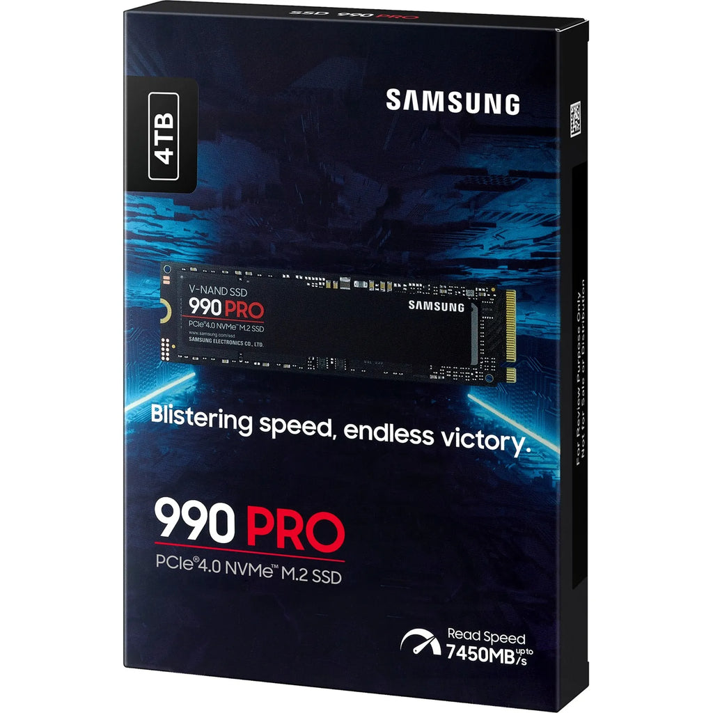 Samsung 990 PRO 4 To — emballage en perspective du SSD M.2 NVMe PCIe 4.0 x4 sur fond blanc carré — réf. MZ-V9P4T0BW